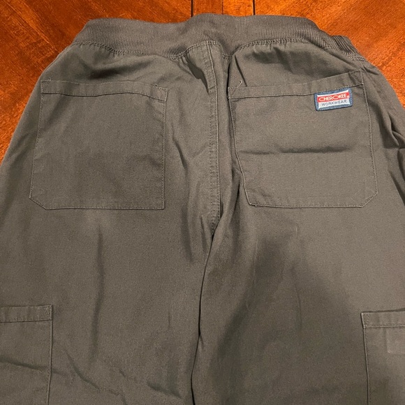 Women’s authentic Cherokee workwear scrubs - Picture 5 of 12